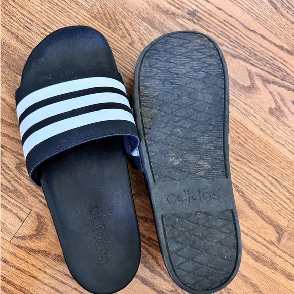 Lightly worn adidas slides. Extra comfy soles - Picture 2 of 2